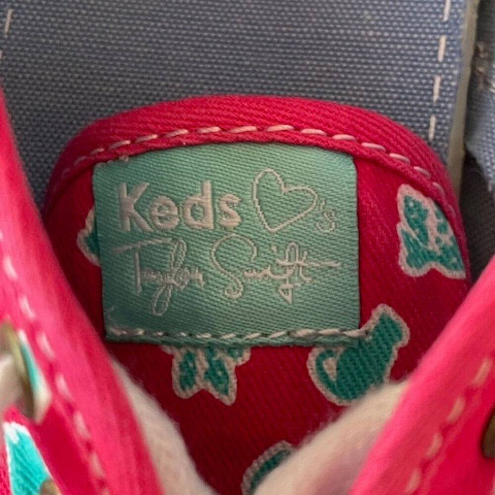 TAYLOR SWIFT KEDS Favorite Things Bows & Cats Print Pink Blue Sneakers 9… - Picture 13 of 16